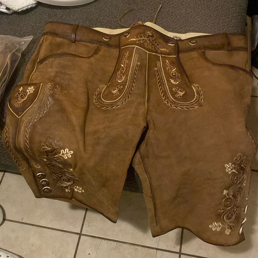 Leo goat lederhosen with belt and suspenders